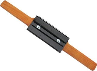 BUFF RAKE WITH WOODEN HANDLE